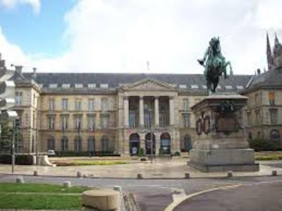 N1 Hypercentre Rue Saint Nicolas Apartment
